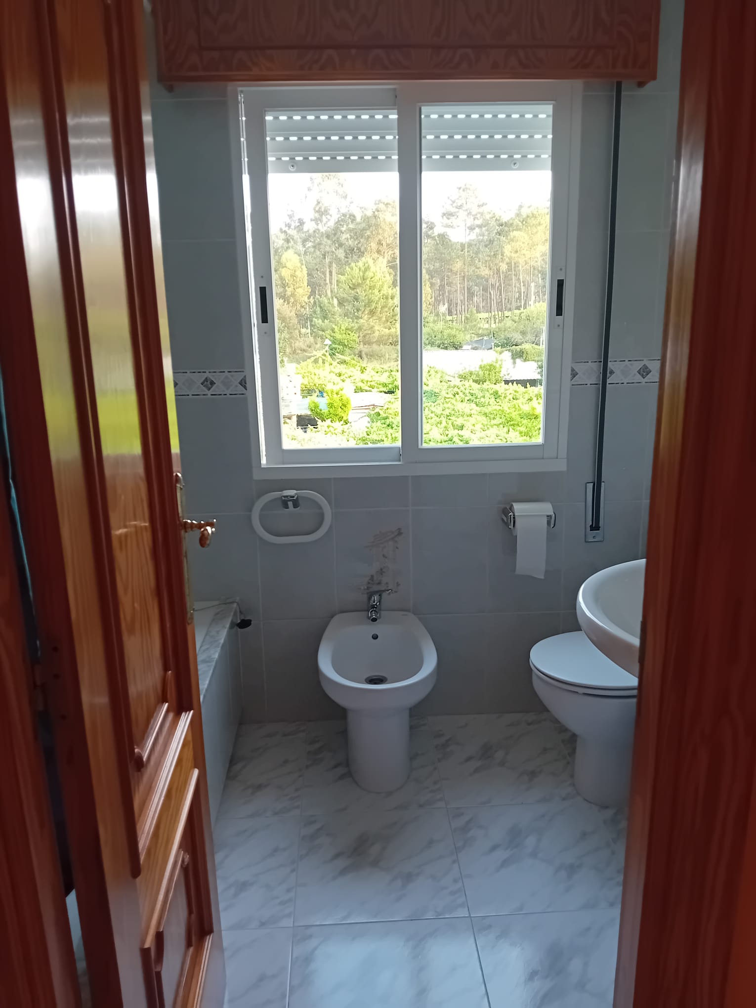 Baño de un apartamento grande