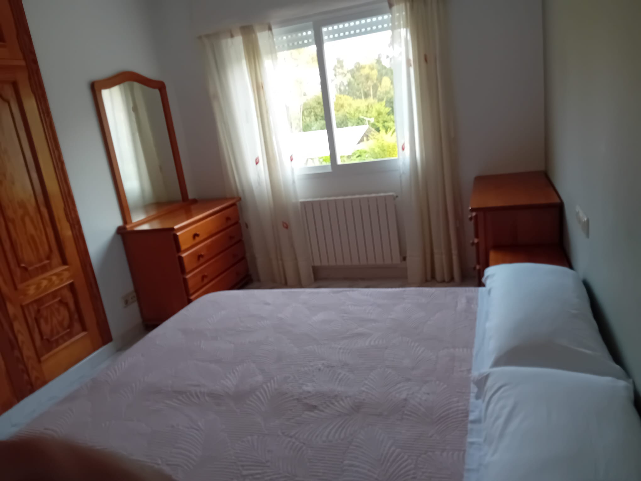 Dormitorio principal de un apartamento grande